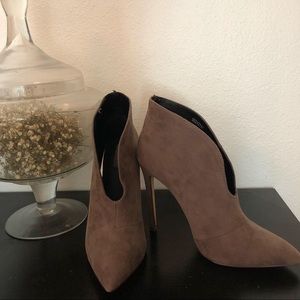 Taupe / dark beige slip heels